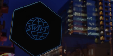 Τι είναι το Swift & πόσο θα επηρεάσει τη Ρωσία