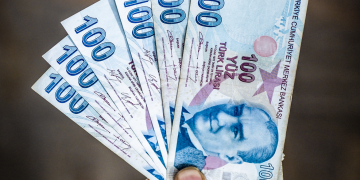 Ο πληθωρισμός της Τουρκίας αγγίζει το 50% – Στο υψηλότερο επίπεδο 20ετίας
