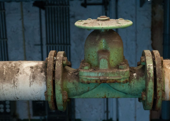 Πετρέλαιο: Υποχωρεί 8% – Κάτω από τα $100 το βαρέλι