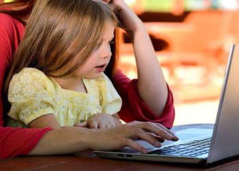 Focus Bari: Στο 95% αυξήθηκε η χρήση Internet στις ηλικίες 13 – 74 ετών