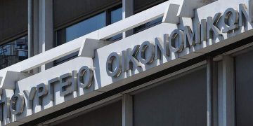 ΥΠΟΙΚ: Στα €23,5 δισ. για το 2023 & επιπλέον €10 δισ. για τα επόμενα έτη, οι εξαγγελίες Τσίπρα