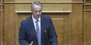 Προσχέδιο προϋπολογισμού: Ανάπτυξη 2,1%, πρωτογενές πλεόνασμα έως 0,7% με στόχο την απόκτηση επενδυτικής βαθμίδας