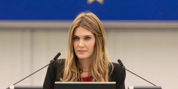 Συνελήφθη η Εύα Καϊλή για διαφθορά, εγκληματική οργάνωση & ξέπλυμα χρήματος