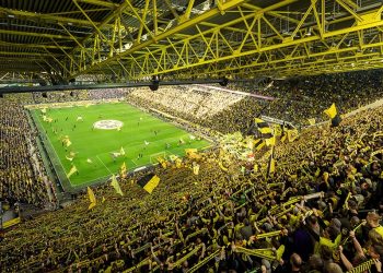 Στο -32% η μετοχή της Borussia Dortmund μετά την απώλεια της Bundesliga