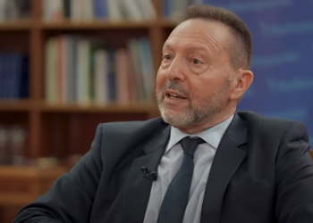 Στουρνάρας: Η καταπολέμηση της φοροδιαφυγής θα επιτρέψει την αλλαγή του μίγματος της δημοσιονομικής πολιτικής