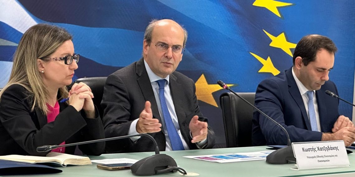 Έκτακτη ενίσχυση σε 2,3 εκατ. πολίτες τα Χριστούγεννα – Ποιοι θα λάβουν το “επίδομα κοινωνικής αλληλεγγύης”