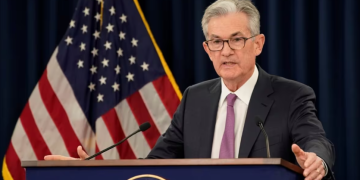 Fed: Αμετάβλητα τα επιτόκια για τρίτη συνεδρίαση στο εύρος 5,25% – 5,50%