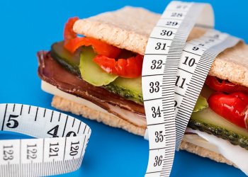 Ένας στους δύο Έλληνες προσπαθεί συνεχώς να χάσει βάρος