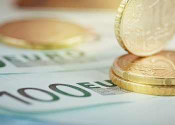 Eurostat: Σταθερός στο 3,2% ο πληθωρισμός στην Ελλάδα τον Φεβρουάριο