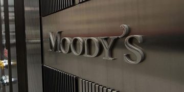 Το ΥΠΕΘΟ απαντά “γιατί η Moody’s δεν έδωσε την επενδυτική βαθμίδα;”