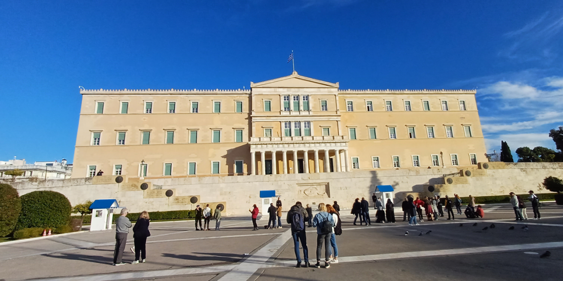 Reuters: Η ελληνική οικονομία εκτοξεύεται μετά από μία επώδυνη δεκαετία