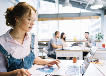 Έρευνα KPMG: Το 75% των εργαζομένων αισθάνεται ψυχολογικά ασφαλής στον χώρο εργασίας