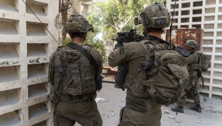 IDF soldiers from the Givati Brigade operate in the Al-Amal area of Khan Yunis, April 6, 2024.
(photo credit: IDF SPOKESPERSON'S UNIT)