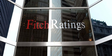 Fitch: Aναβάθμισε τις τέσσερις συστημικές ελληνικές τράπεζες