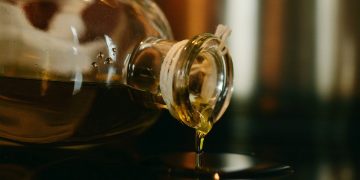 Μειωμένη 40% η τιμή παραγωγού στο ελαιόλαδο
