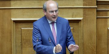 Κ. Χατζηδάκης: Δέσμη παρεμβάσεων στις τράπεζες για προμήθειες, ανταγωνισμό, στεγαστικό & χρηματοδότηση