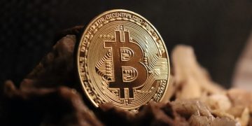 Το Bitcoin έπεσε στο χαμηλό του Νοεμβρίου, εν μέσω μακροοικονομικών πιέσεων