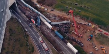 Ποιοι και τι προσπαθούν να “συγκαλύψουν” στην τραγωδία των Τεμπών