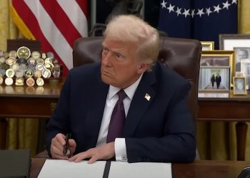 Σε ισχύ από σήμερα Τρίτη οι νέοι δασμοί από τις ΗΠΑ σε Καναδά και Μεξικό