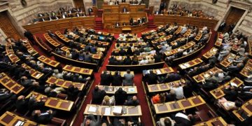 Πέρασε από τη Βουλή το νέο πλαίσιο δημοσιονομικής πολιτικής – «Ναι» από ΝΔ και ΠΑΣΟΚ