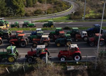 Ανησυχία επιχειρήσεων για τις αγροτικές κινητοποιήσεις στην “καρδιά” της εορταστικής αγοράς