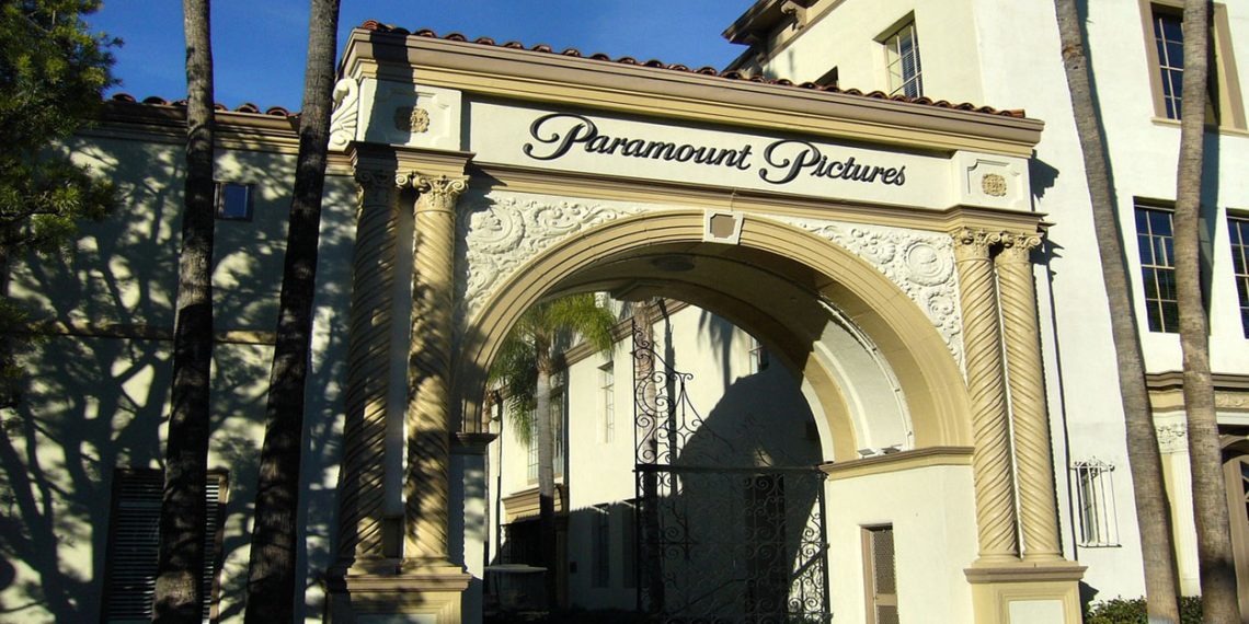 Σφήνα–μαμούθ της Paramount στο deal Netflix–Warner Bros: Νέα προσφορά 108,4 δισ. δολαρίων ανατρέπει τις ισορροπίες