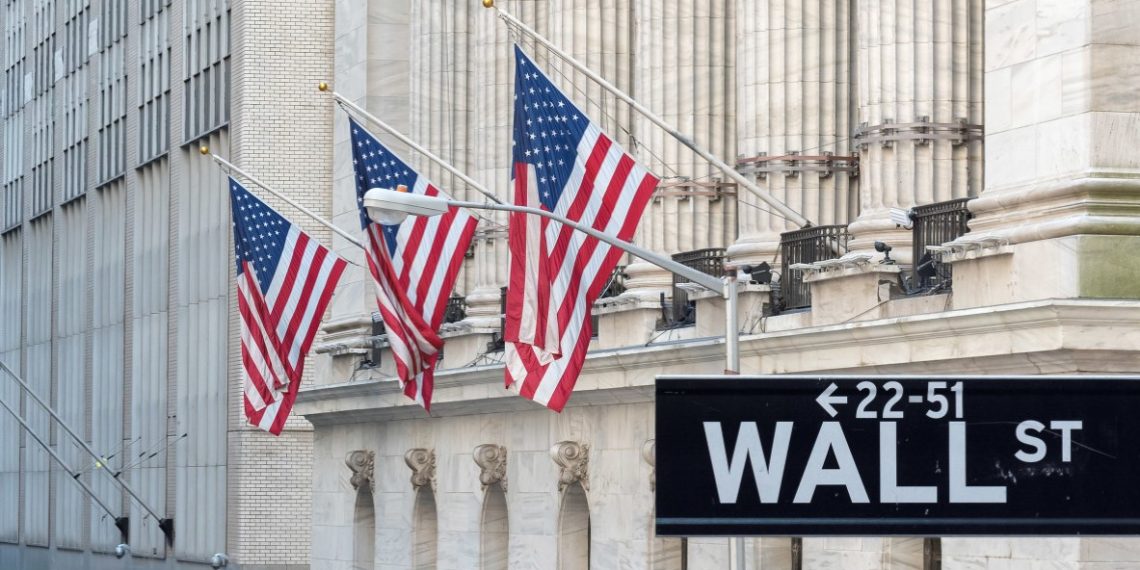 Wall Street: Ανοδικό ξεκίνημα σε μια εβδομάδα “φωτιά” για τα εταιρικά αποτελέσματα & τη Fed