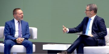 Στουρνάρας στο 7ο OT Forum: Ομόφωνη αύξηση επιτοκίων λόγω Ορμούζ – «Αν πέσει το πετρέλαιο, αλλάζουμε πορεία»