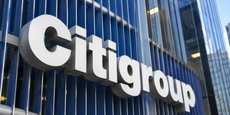 Citi: Η ελληνική οικονομία θα συνεχίσει να υπεραποδίδει – Ανθεκτικά τα ομόλογα απέναντι στις διεθνείς αναταράξεις